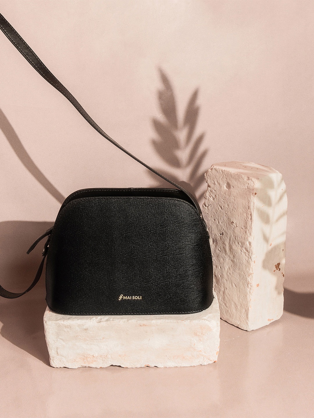 

MAI SOLI Women Black Textured Leather Sling Bag