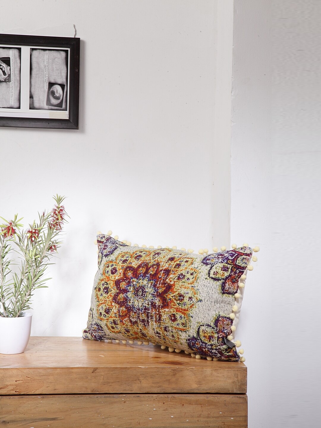

BLANC9 Cream-Coloured & Yellow Printed Rectangle Cushion Cover