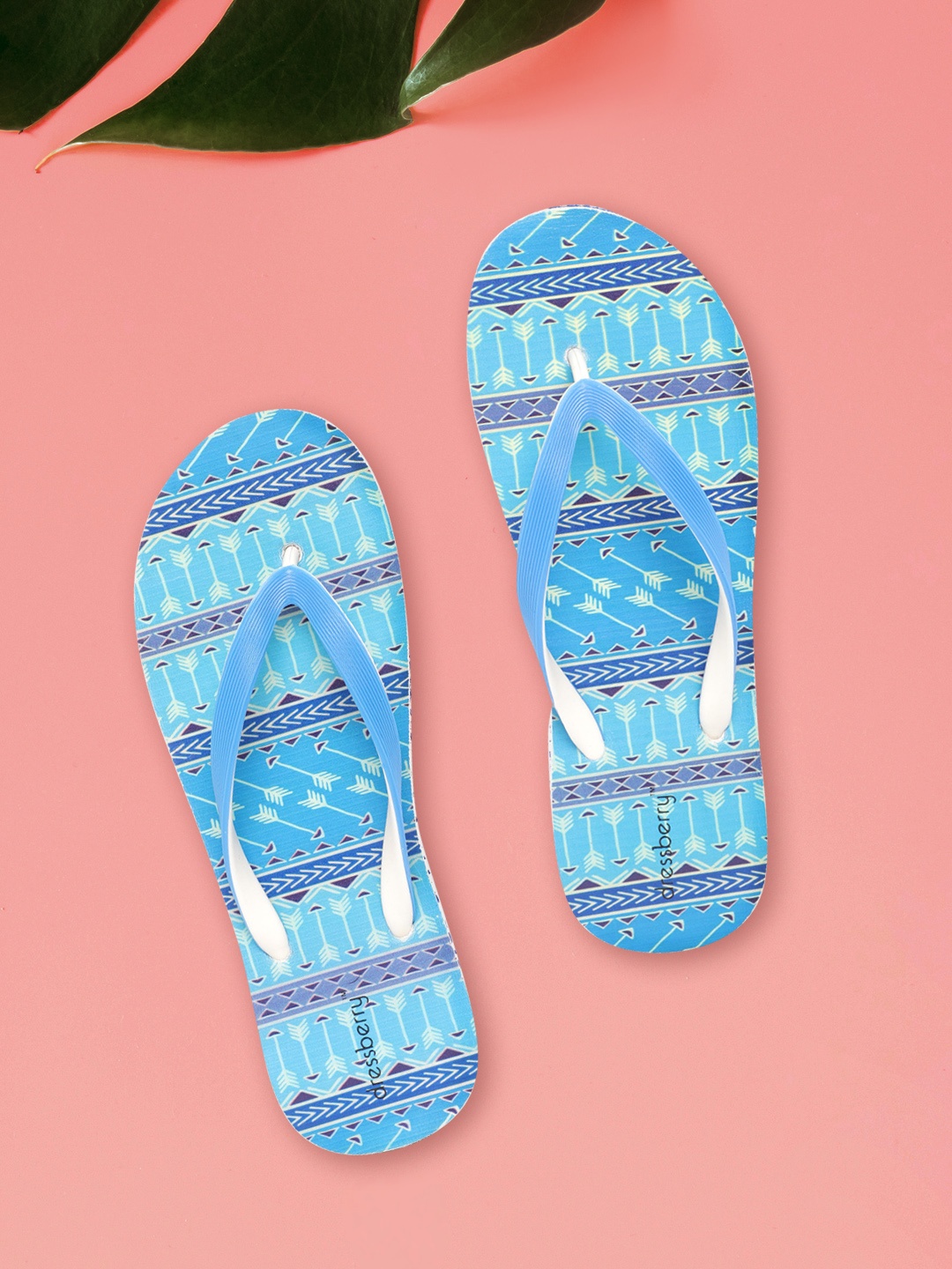 

DressBerry Women Blue & White Arrows Print Thong Flip-Flops