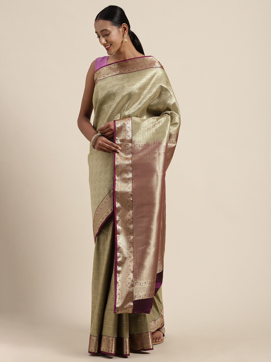

Mitera Gold-Coloured & Green Woven Design Kanjeevaram Saree