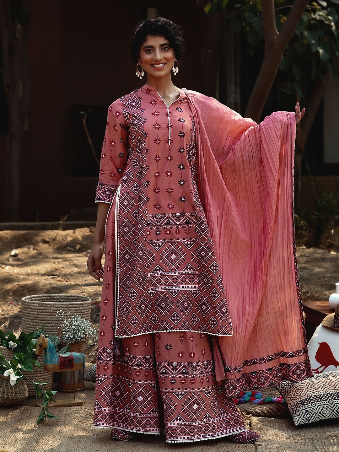 

Juniper Women Pink Navy Blue Cambric Cotton Printed Kurta Palazzos