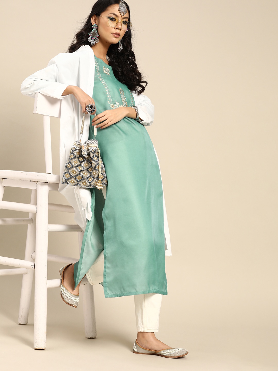 

Varanga Women Sea Green Ethnic Motifs Yoke Design Sequins Kurta