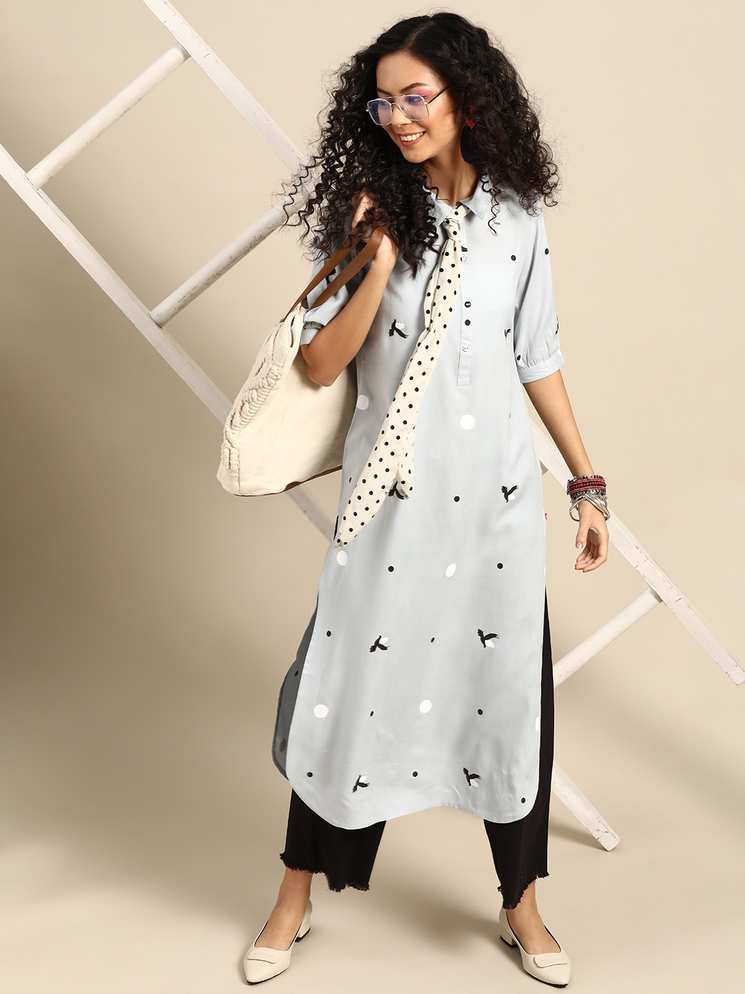 

Varanga Women Grey & Black Printed Kurta