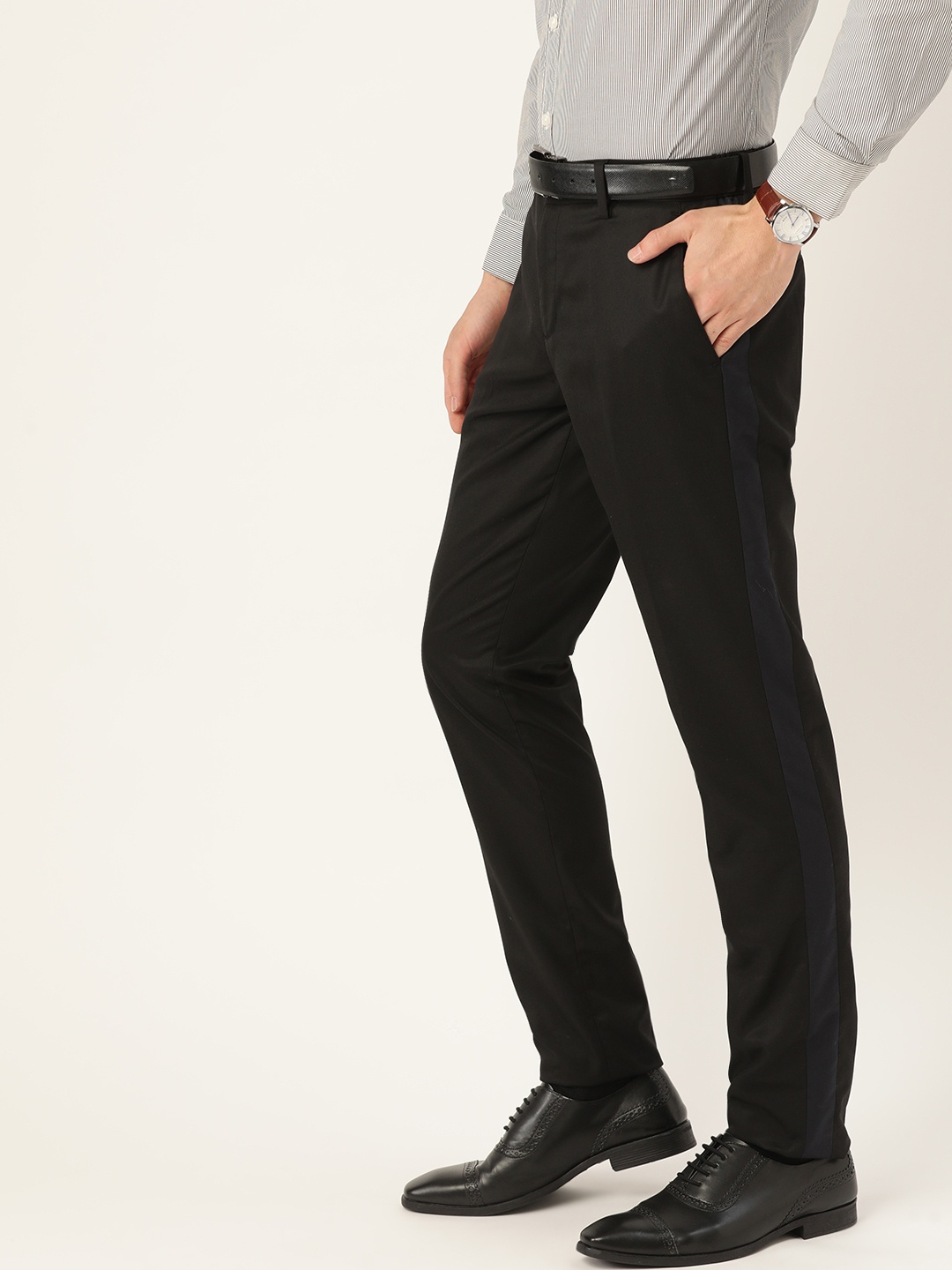

INVICTUS Men Black Solid Slim Fit Formal Trousers