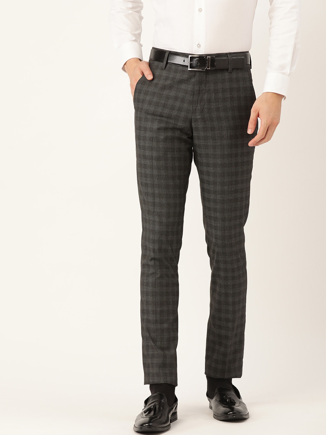 

INVICTUS Men Charcoal Grey Checked Slim Fit Regular Trousers
