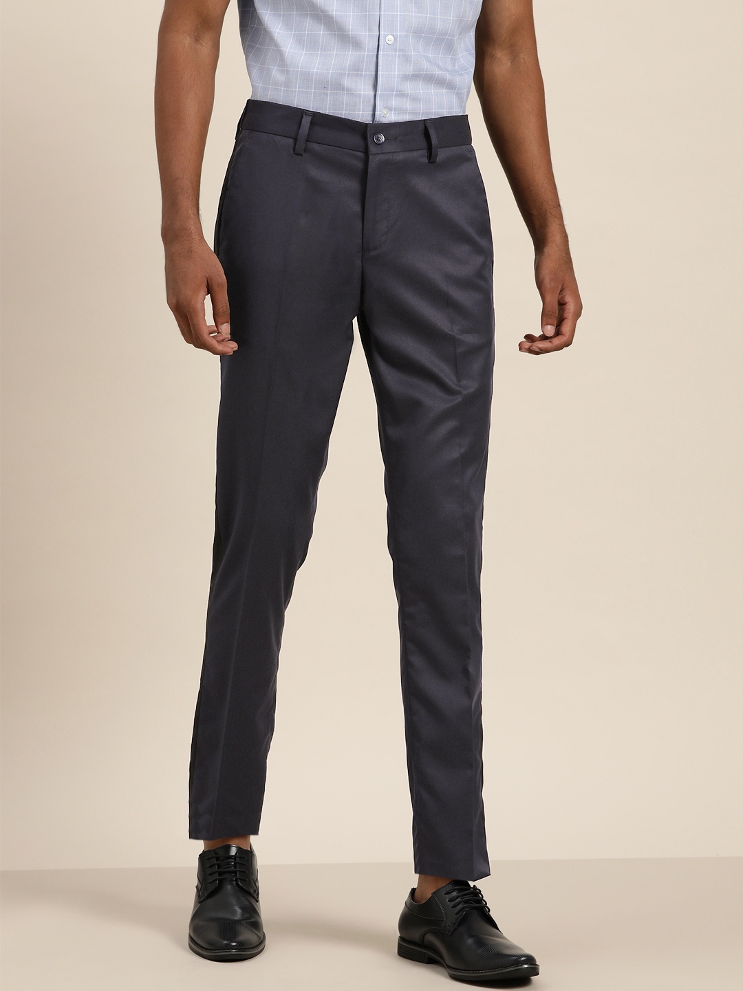 

INVICTUS Men Navy Blue Solid Slim Fit Trousers