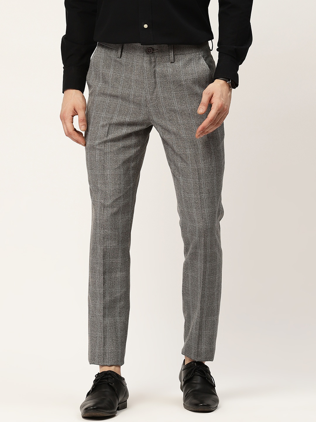

INVICTUS Men Charcoal Grey & Black Regular Fit Checked Regular Trousers