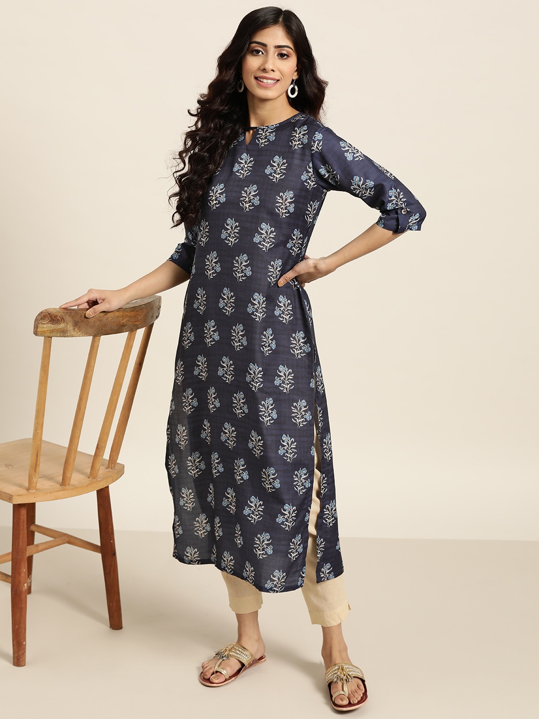 

Sangria Women Navy Blue & White Floral Printed Kurta