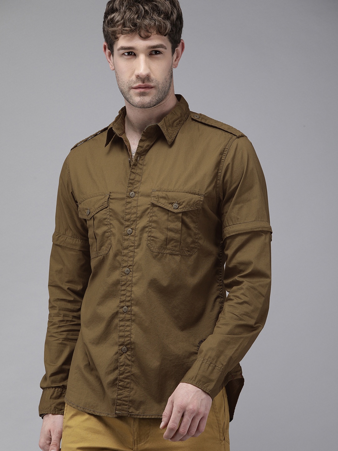 

Roadster x Discovery Adventures Mens Olive Stay Dry shirt with detachable sleeves