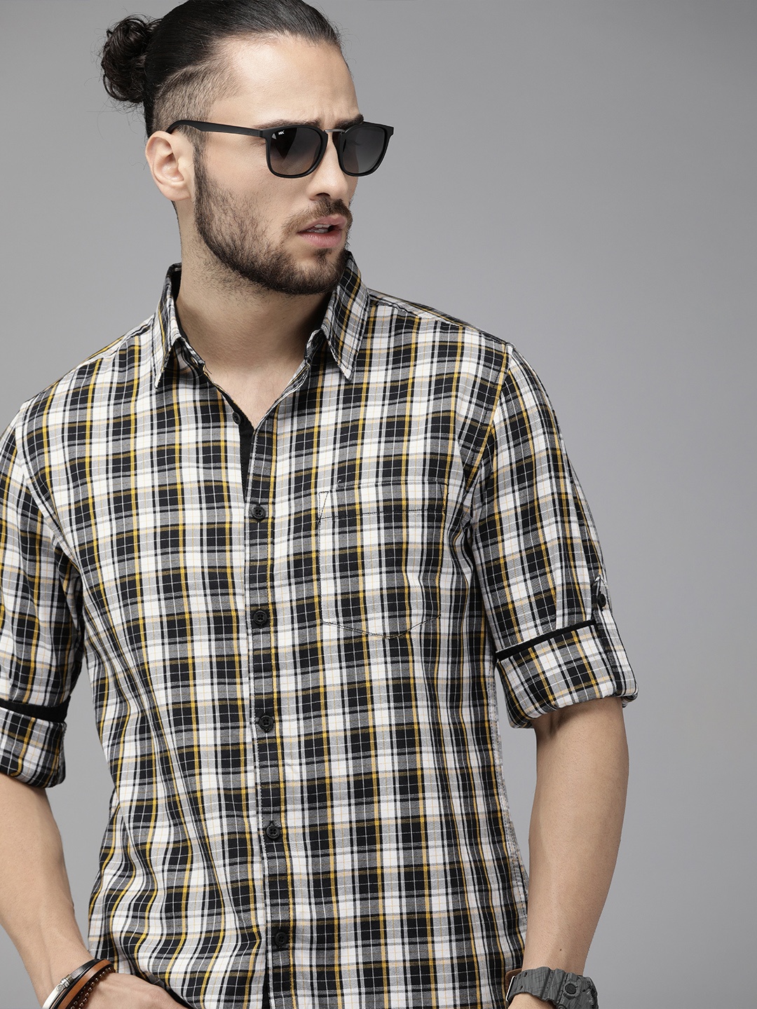 

Roadster Men Black Tartan Checks Checked Casual Shirt