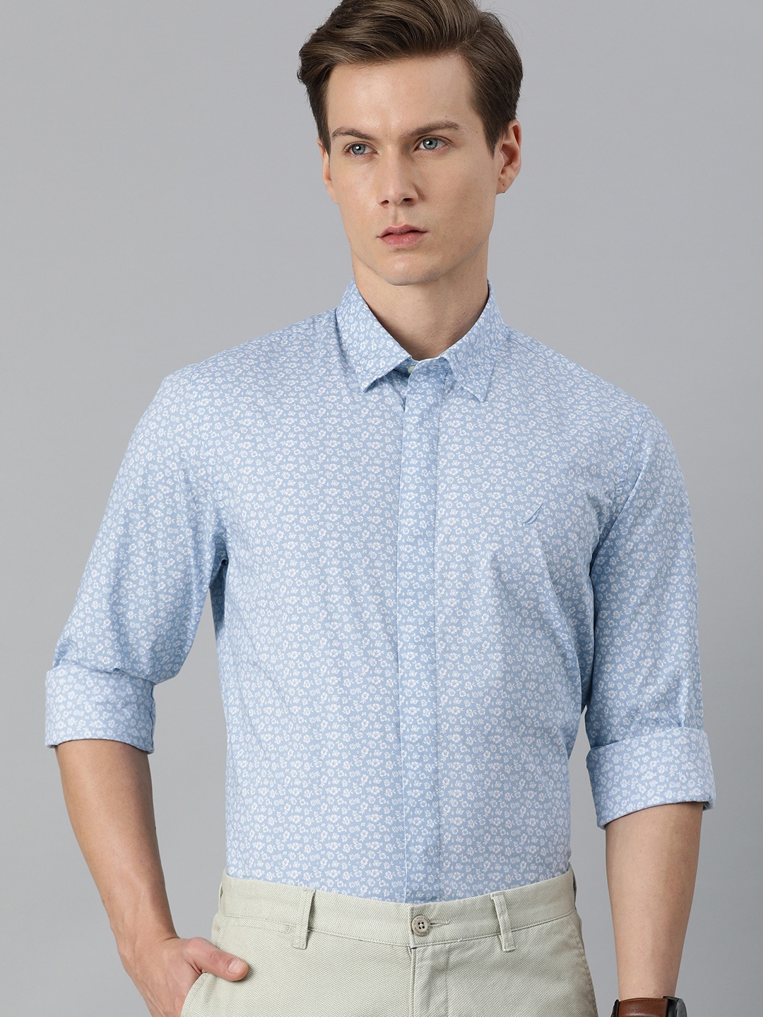 

Nautica Men Blue & White Slim Fit Floral Printed Smart Casual Shirt