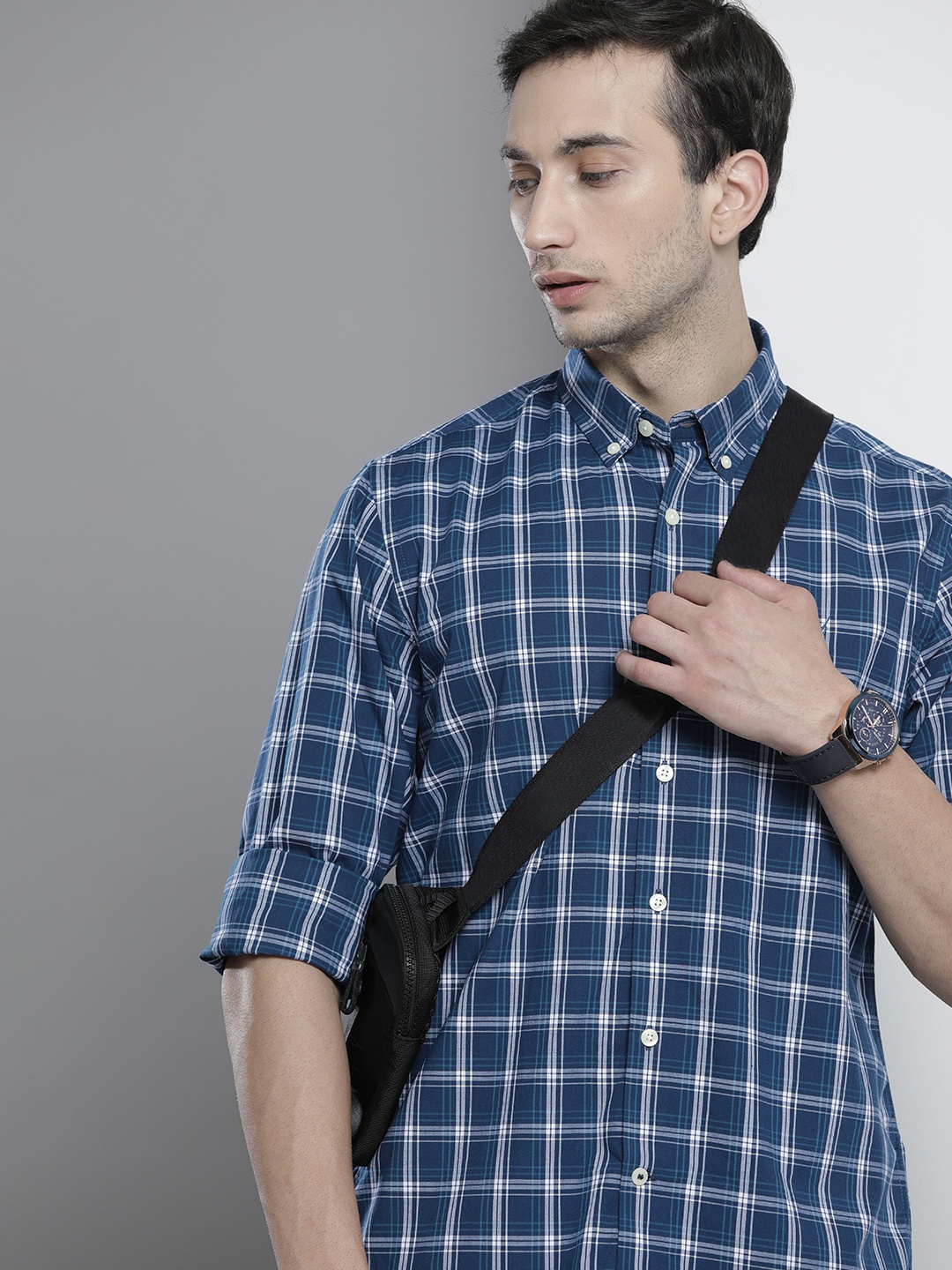 

Nautica Men Blue & White Slim Fit Tartan Checks Casual Shirt
