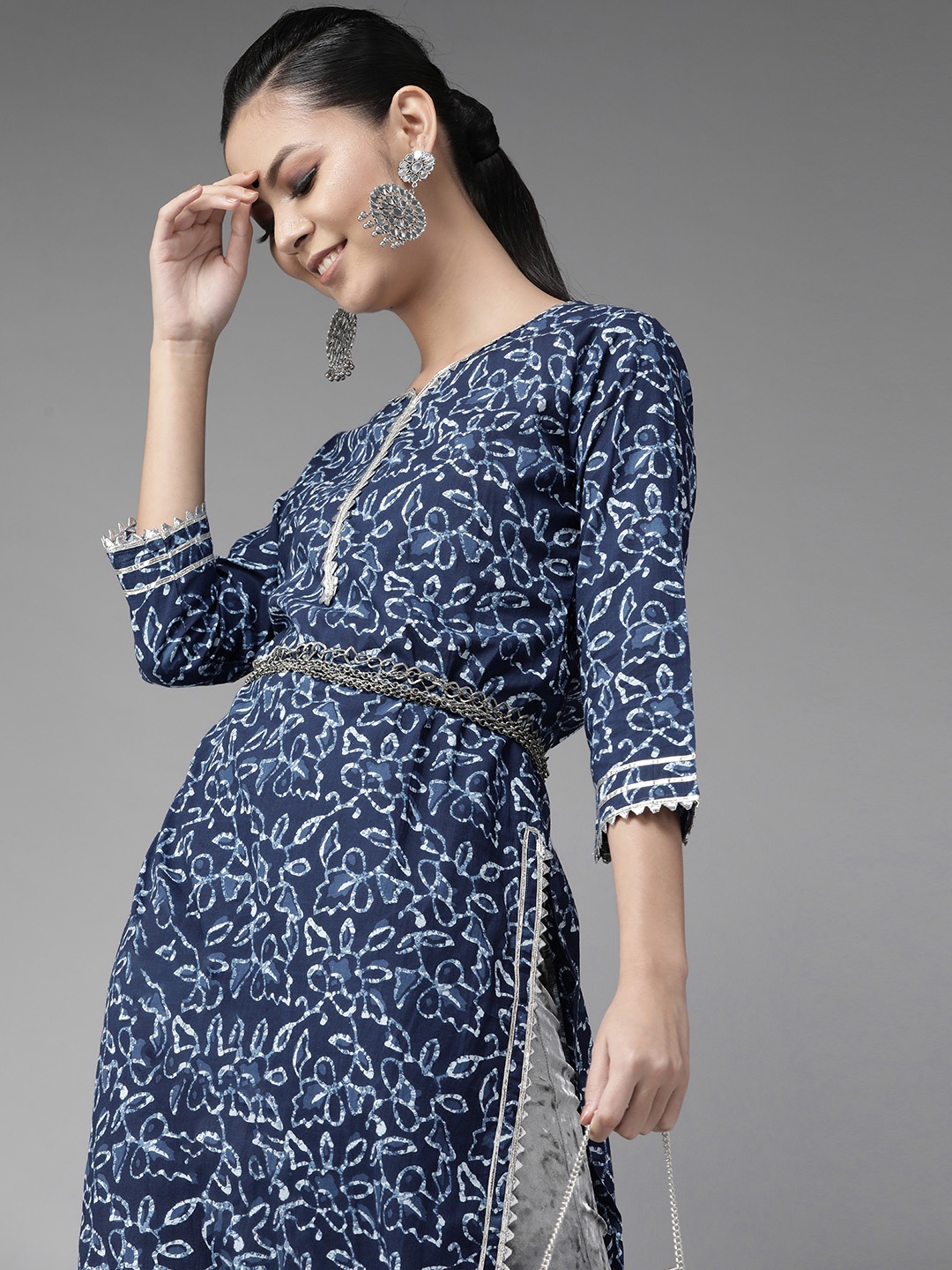 

Indo Era Women Navy Blue & Off White Ethnic Motifs Printed Indigo Straight Kurta
