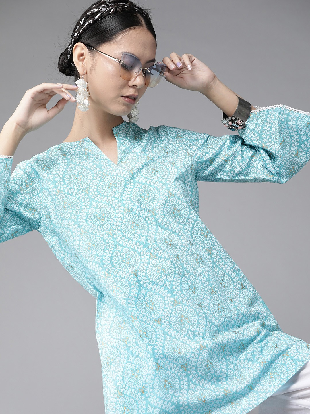 

Indo Era Women Blue & White Ethnic Motifs Print Pure Cotton Kurta with Trousers