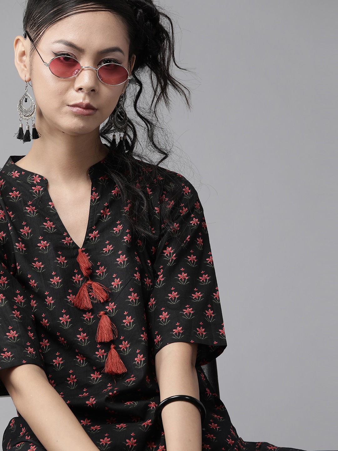 

Indo Era Women Black & Red Floral Print Pure Cotton Kurta with Trousers