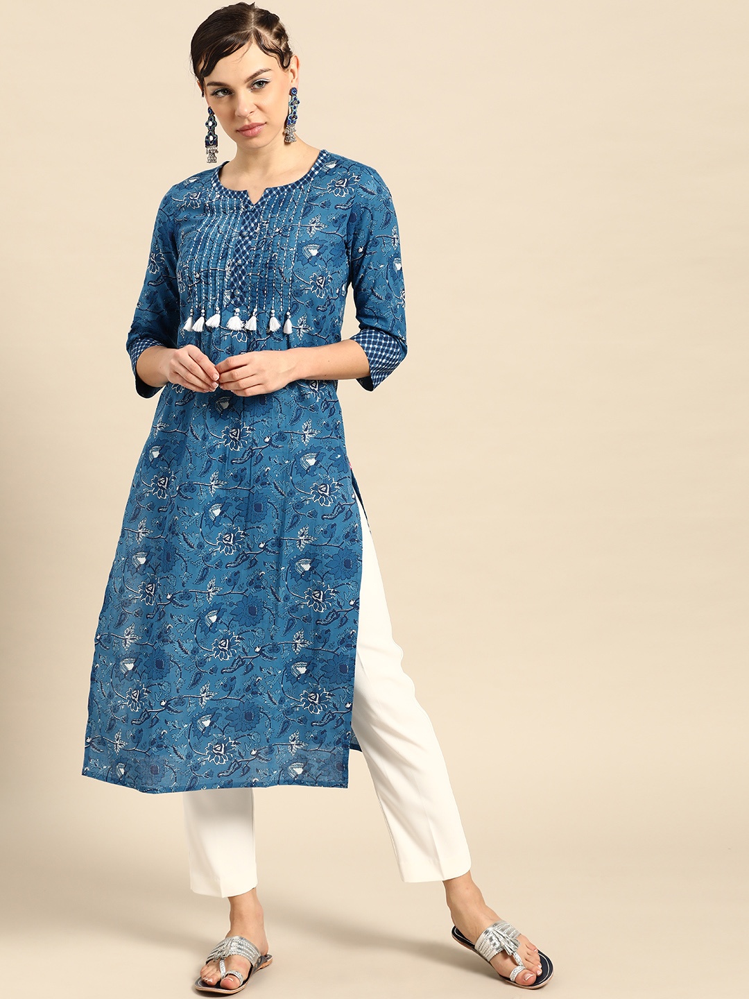 

Varanga Women Blue & White Ethnic Motifs Printed Pure Cotton Straight Kurta