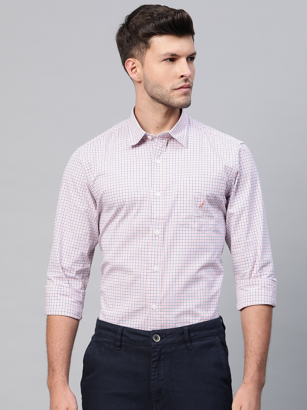 

Nautica Men White & Peach-Coloured Grid Tattersall Checked Knitted Casual Shirt