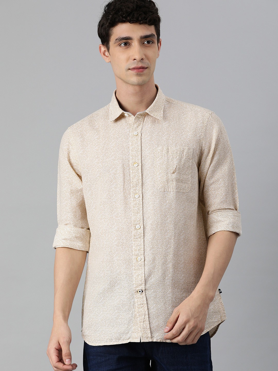 

Nautica Men Beige & White Classic Fit Floral Printed Casual Shirt