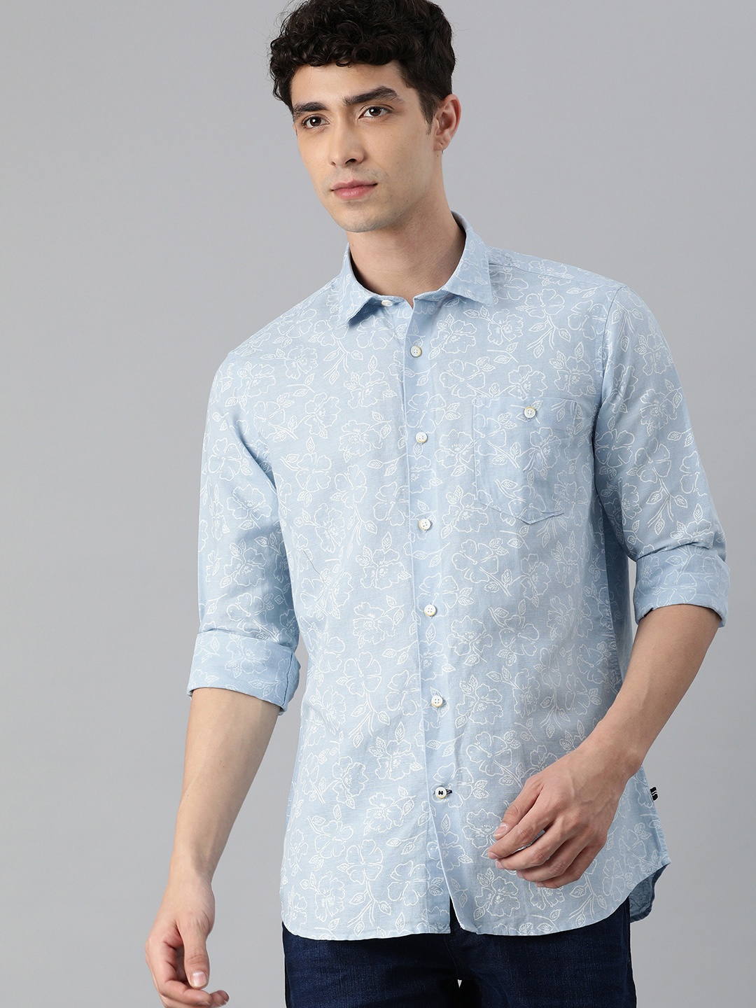

Nautica Men Blue & White Floral Printed Classic Fit Casual Linen-Cotton Shirt