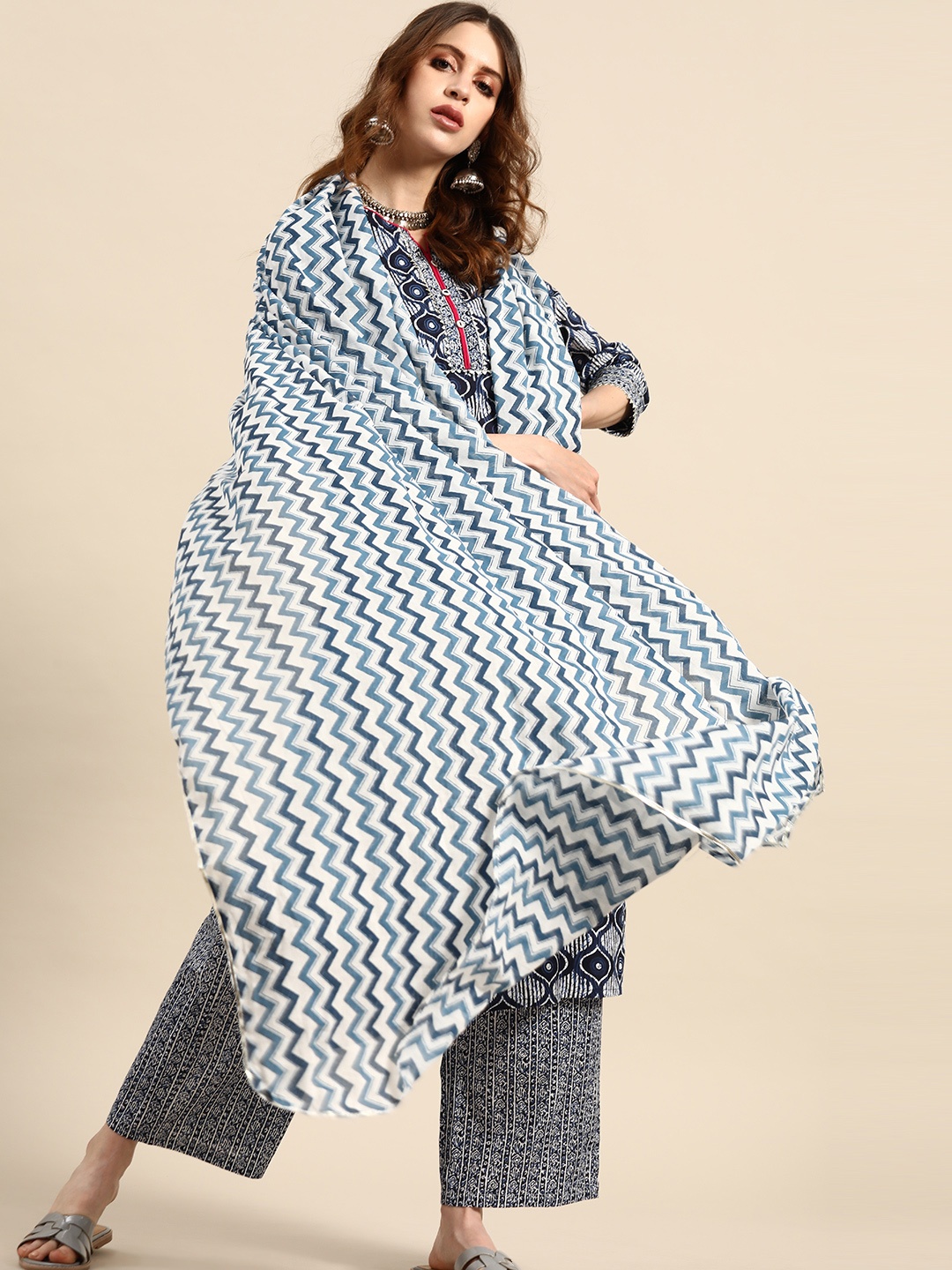 

RANGMAYEE Women Navy Blue & White Printed Pure Cotton Kurta with Palazzos & Dupatta