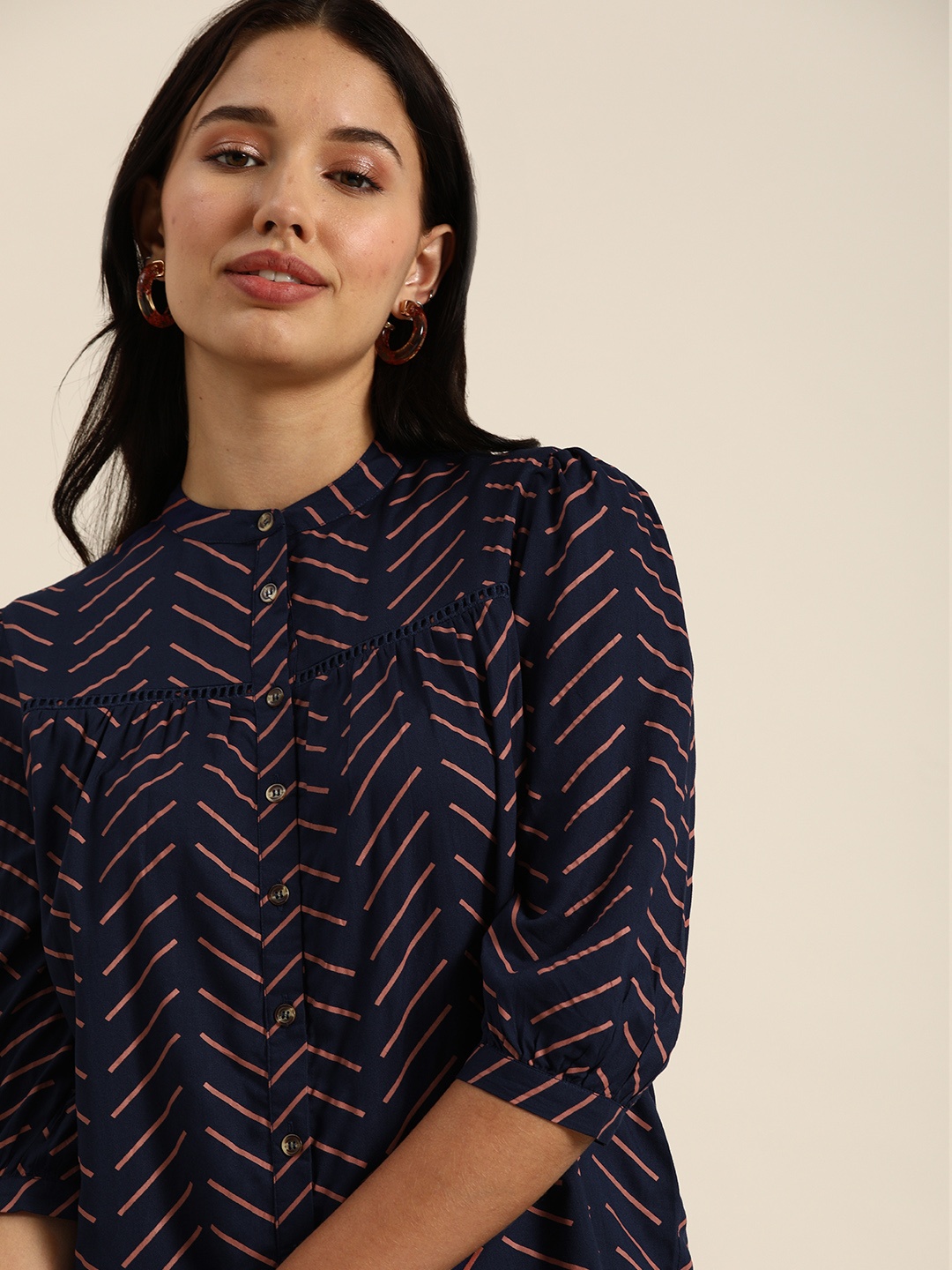 

all about you Navy Blue & Pink Geometric Mandarin Collar Cuffed Sleeve Regular Top