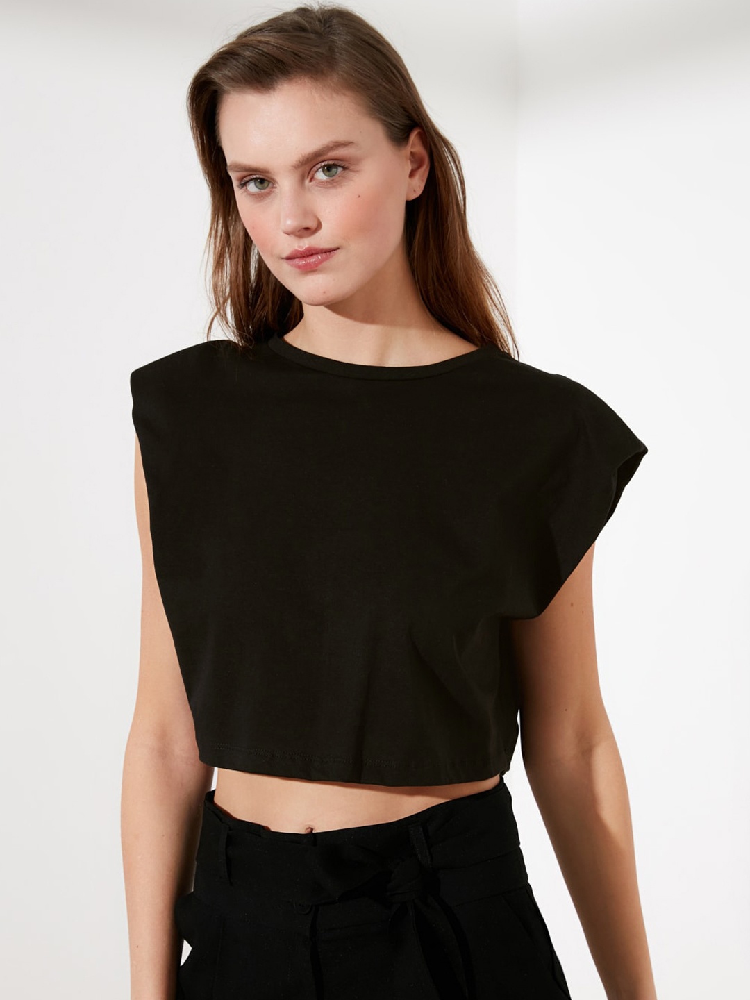 

Trendyol Women Black Solid Shoulder Pad Cropped Top