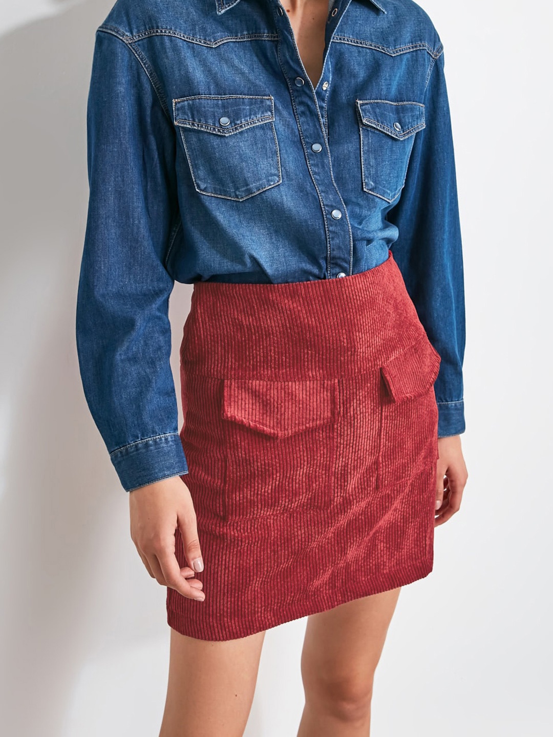 

Trendyol Women Maroon Solid Box Pockets Corduroy A-Line Skirt