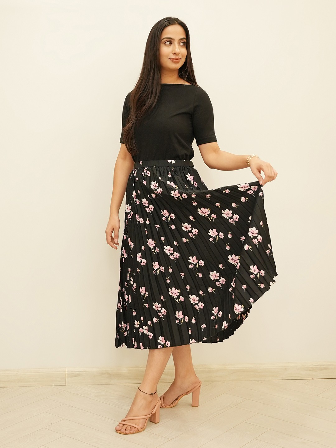 

FableStreet Black & Pink Floral Printed Pleated A-Line Midi Skirt