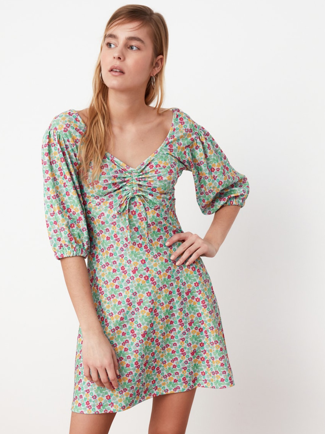 

Trendyol Women Blue Pink Ditsy Floral Print A-Line Dress With Puff Sleeves