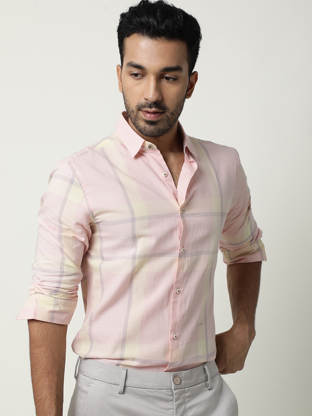 

RARE RABBIT Men Pink Regular Fit Checked Casual Shirt