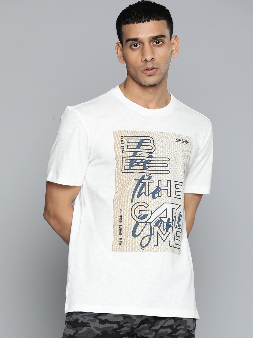 

Alcis Men White & Beige Typography Printed Slim Fit T-shirt