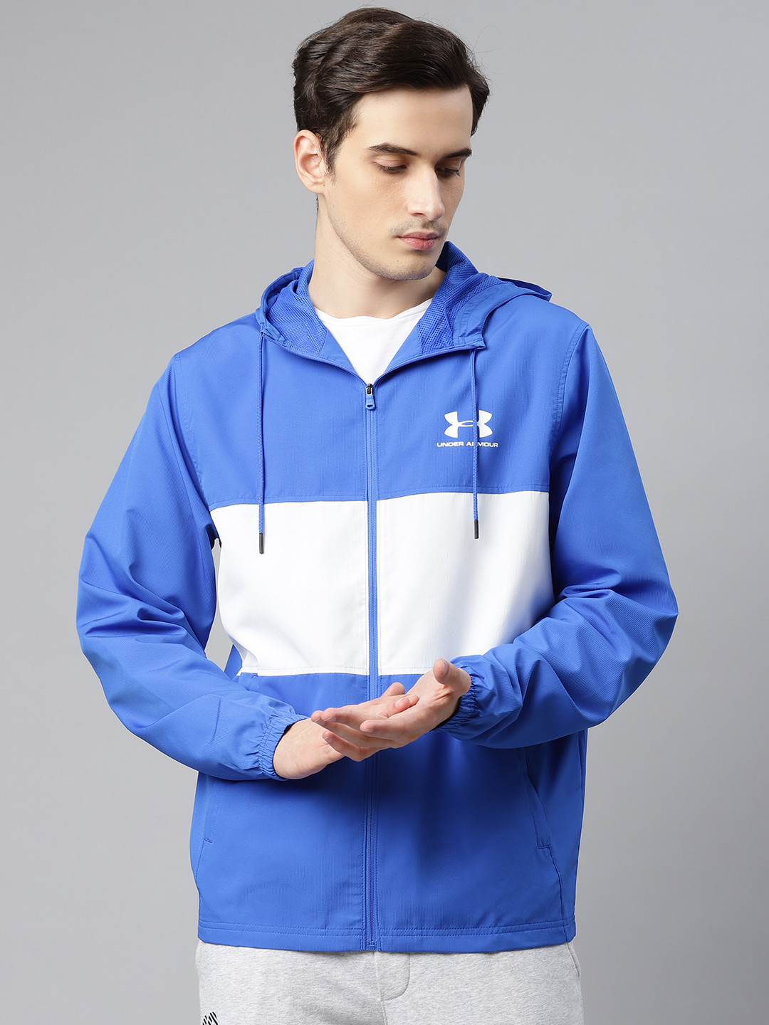 

UNDER ARMOUR Men Blue & White Colourblocked Sportstyle Wind Jacket