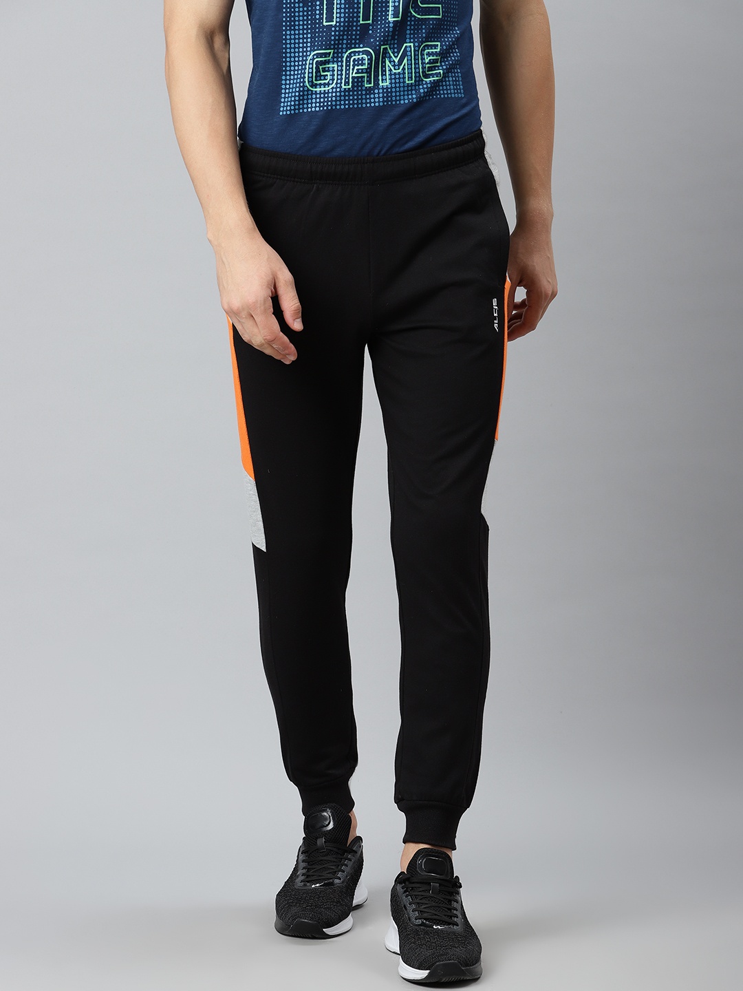 

Alcis Men Black Solid Slim Fit Mid-Rise Joggers