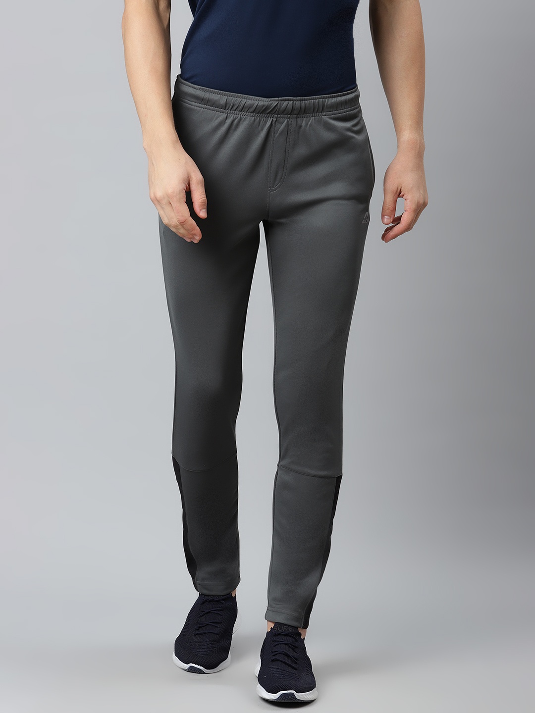 

Alcis Men Charcoal Grey & Black Solid Slim Fit Mid-Rise Track Pants