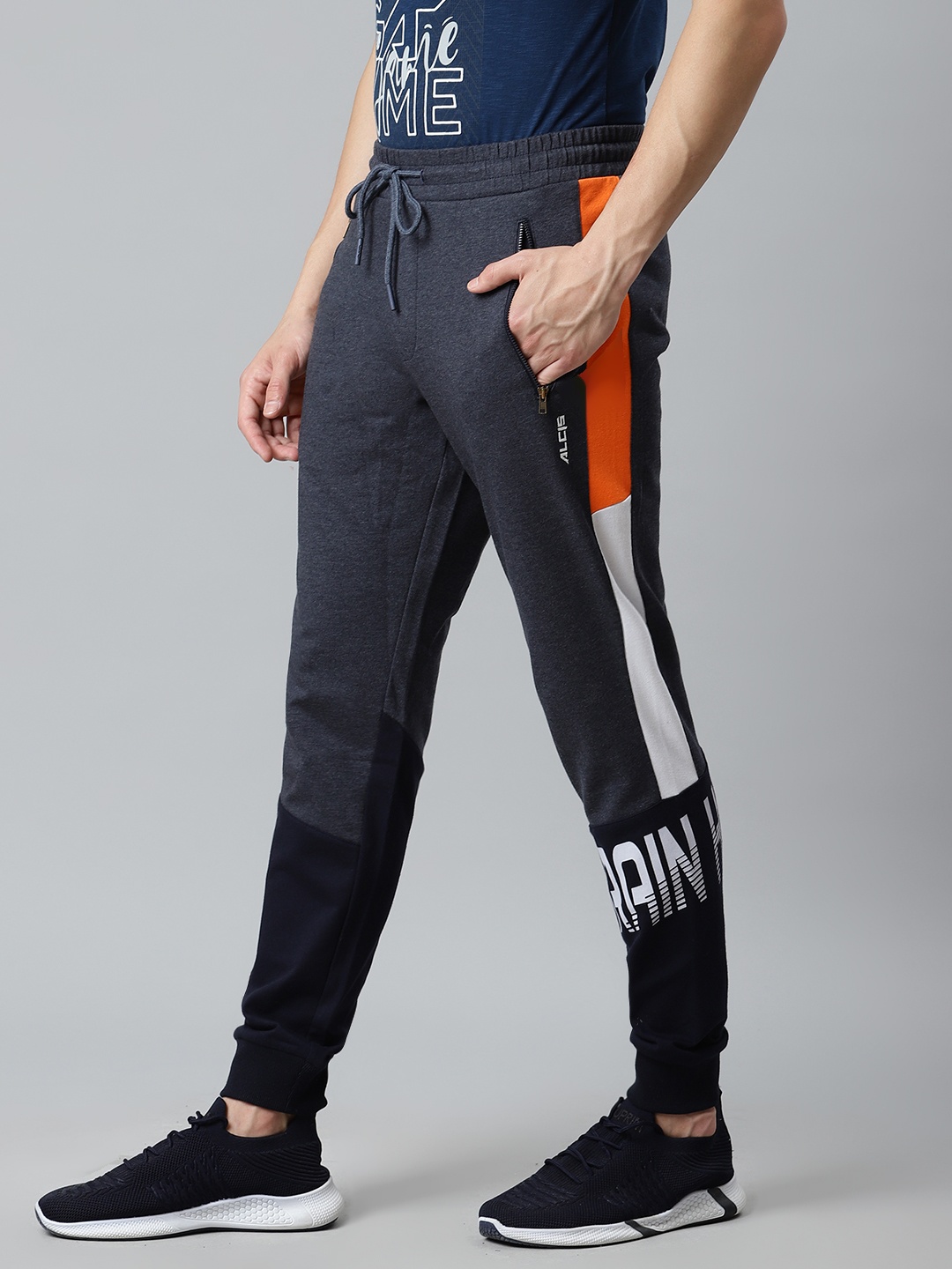 

Alcis Men Navy Blue & Black Colourblocked Training Joggers