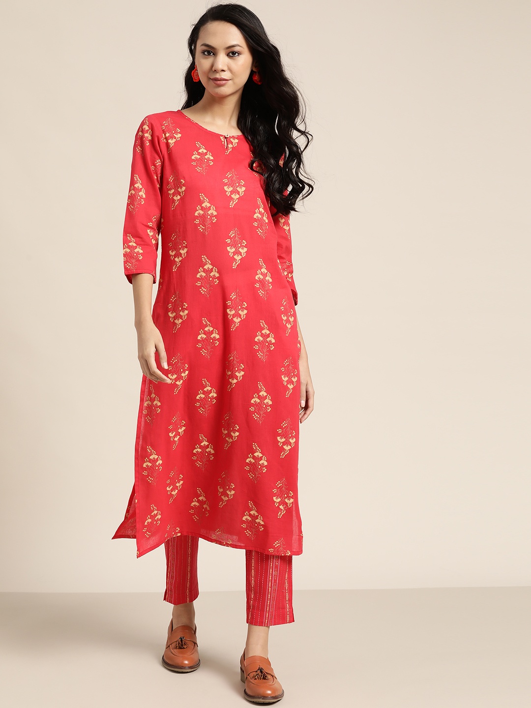 

Sangria Women Coral Red & Golden Ethnic Motifs Printed Pure Cotton Kurta with Trousers