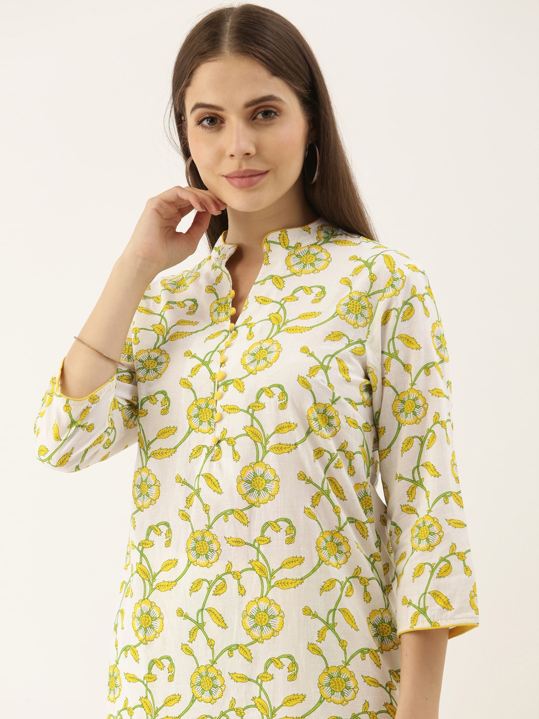 

Sangria Women White Floral Printed Pure Cotton Kurta with Trousers