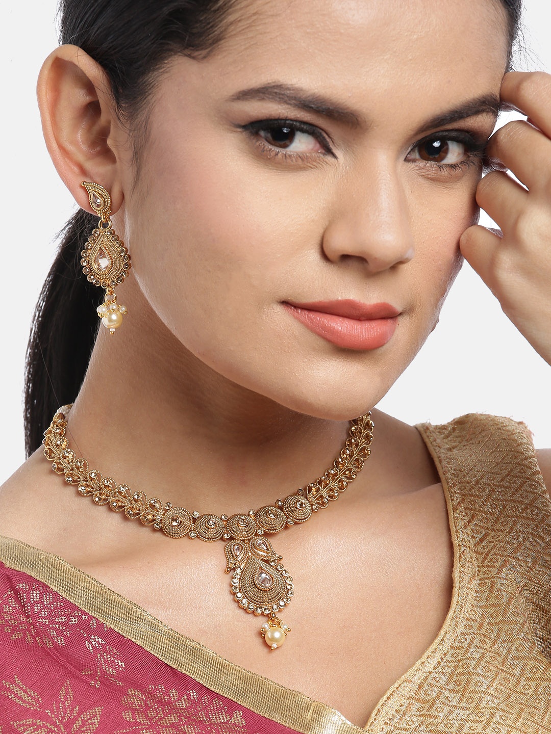 

JEWELS GEHNA Off-White Gold-Plated Stone Studded & Beaded Handcrafted Jewellery Set