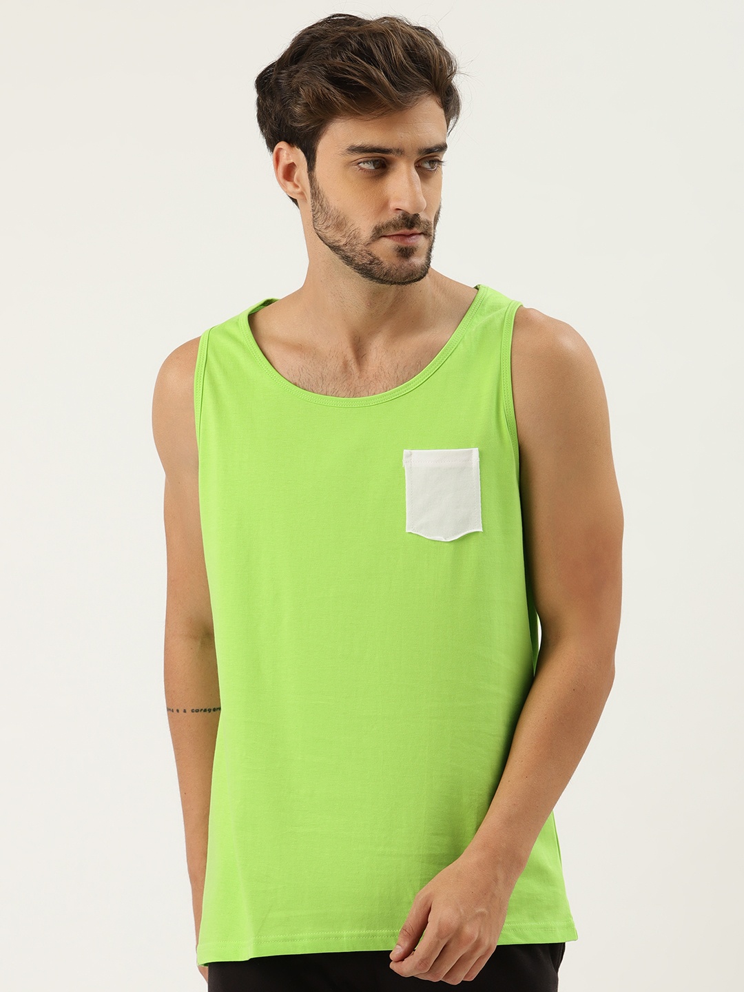 

Rodzen Men Fluorescent Green Solid Pocket Detailing Lounge T-Shirt