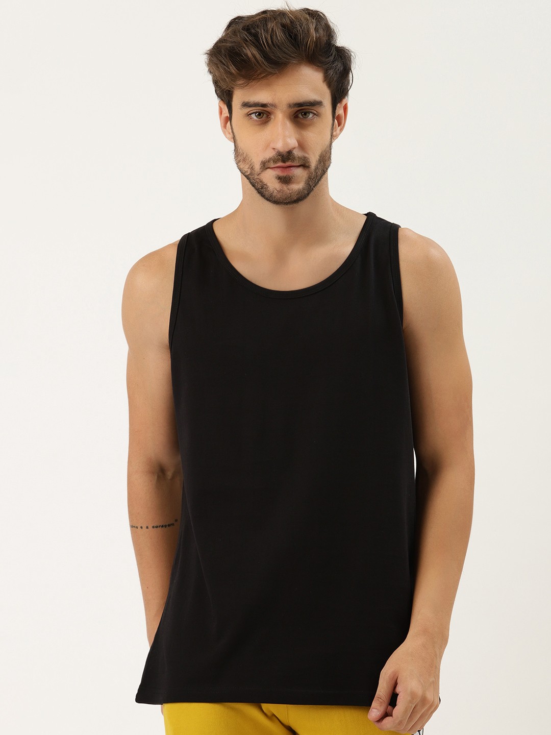 

Rodzen Men Black Solid Lounge T-Shirt