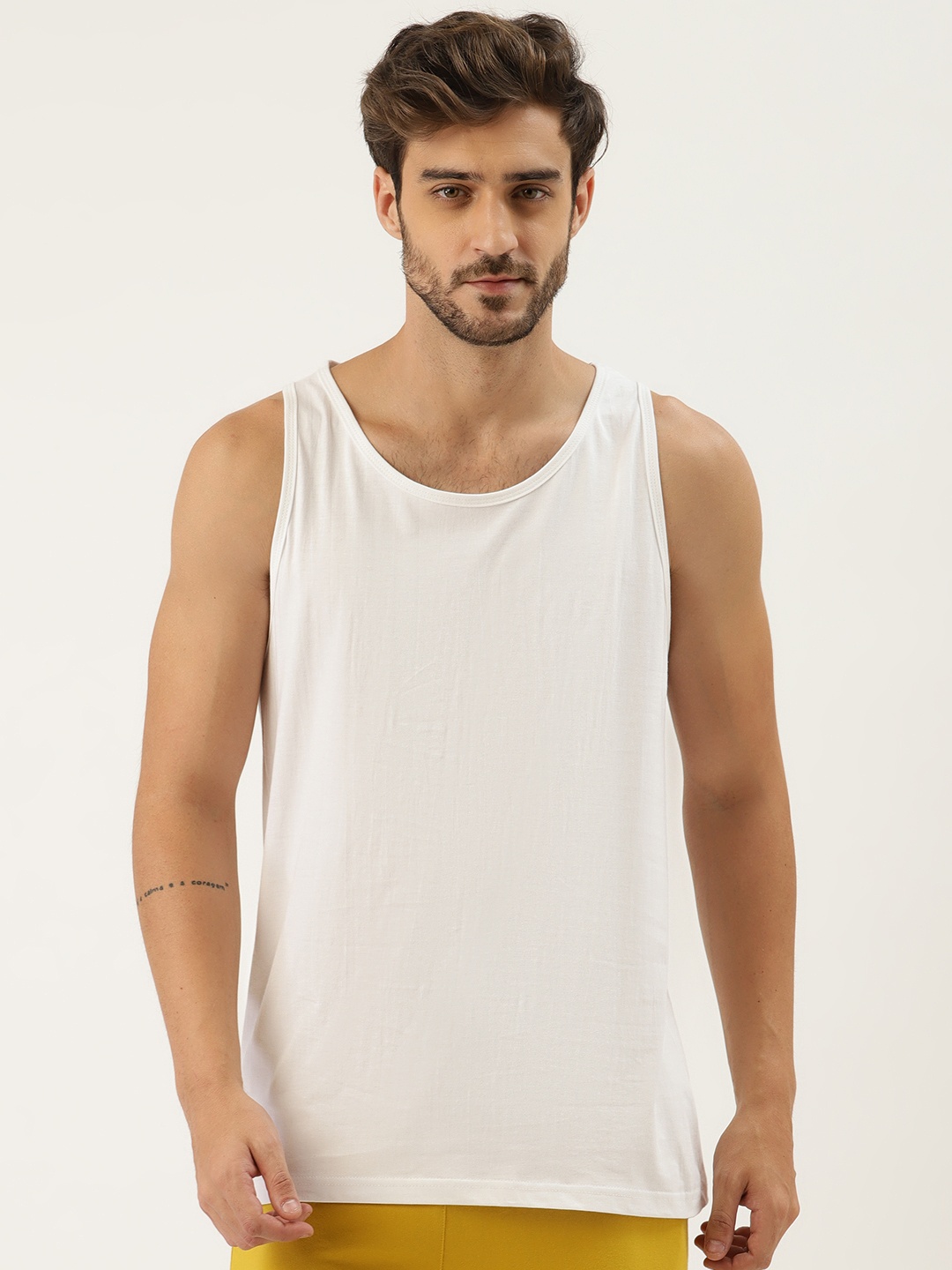 

Rodzen Men White Solid Lounge T-Shirt