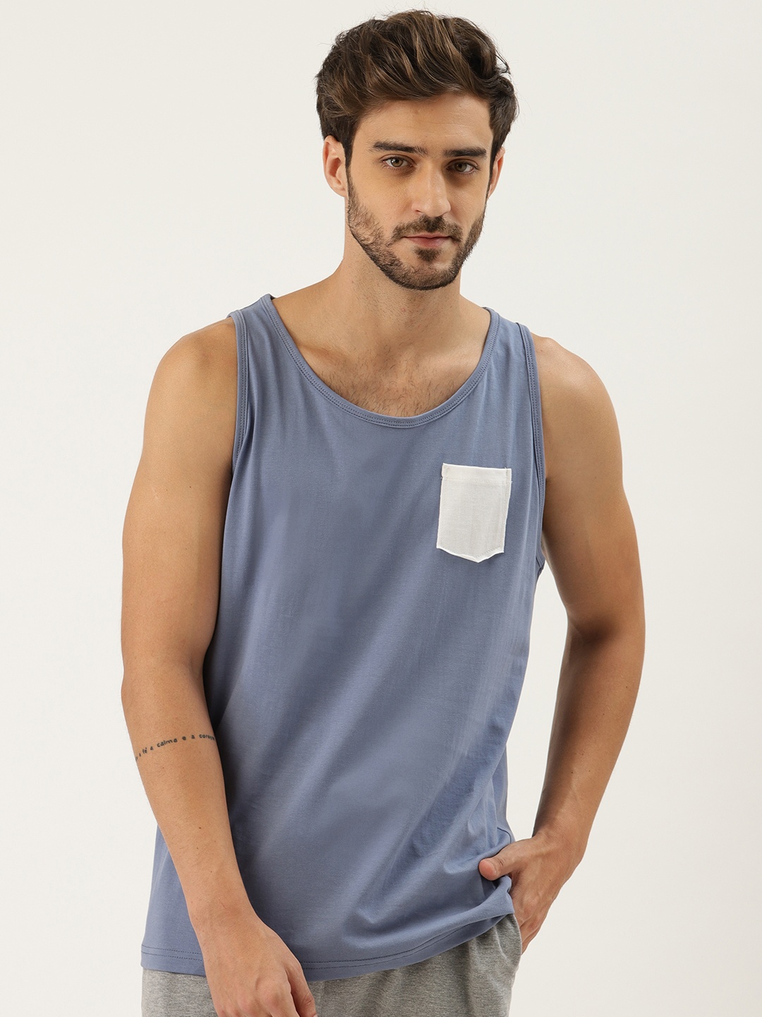 

Rodzen Men Blue Solid Lounge T-Shirt