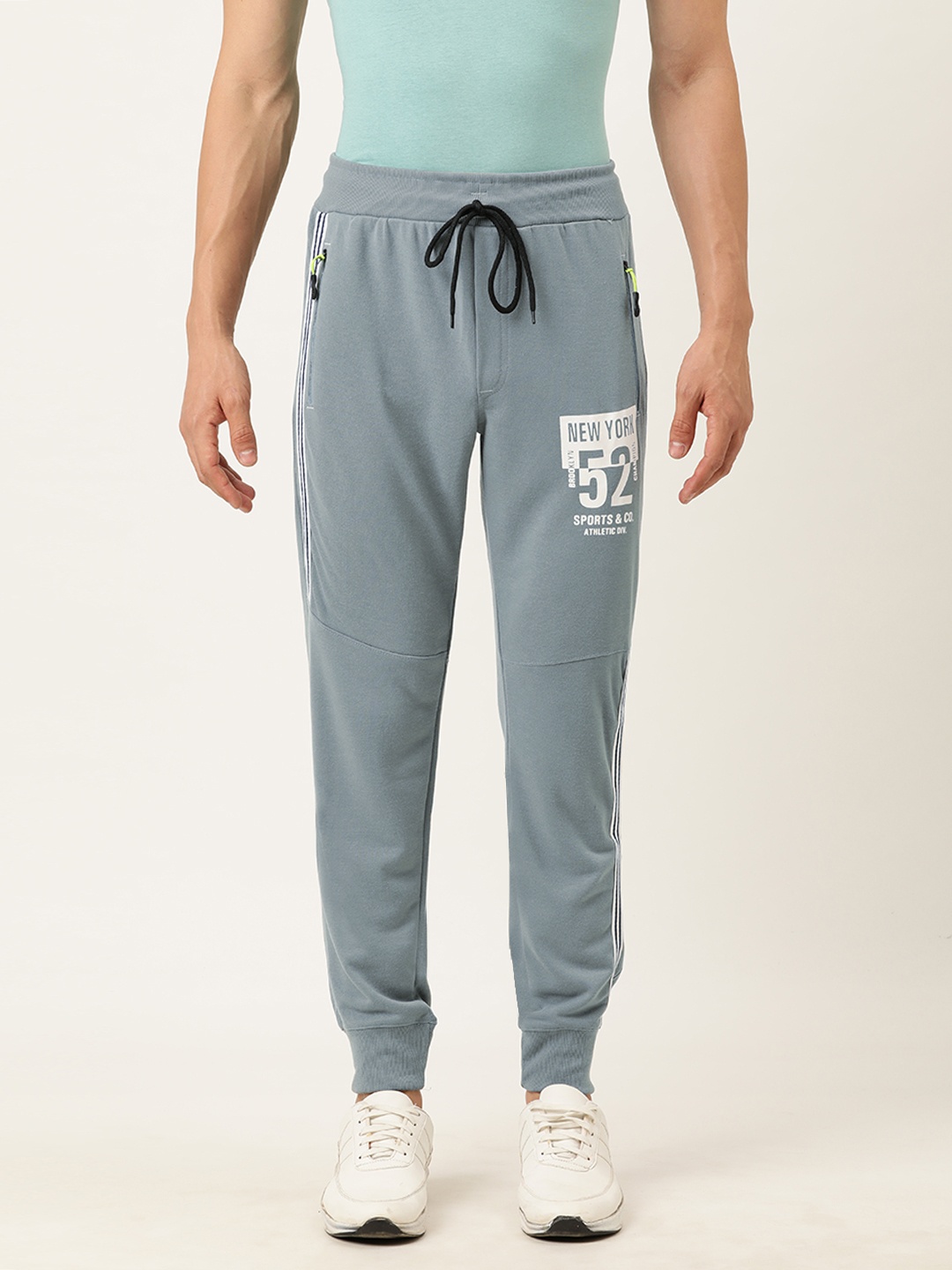 

Sports52 wear Men Grey Printed Slim Fit Joggers With Side Stripes