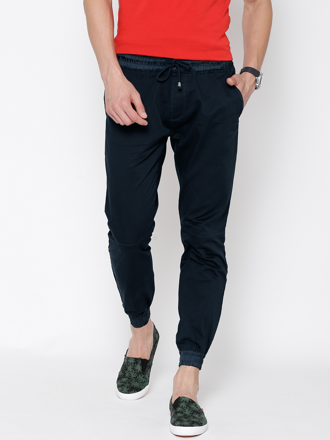 

LOCOMOTIVE Men Navy Solid Loose Fit Cuffed Trousers, Navy blue