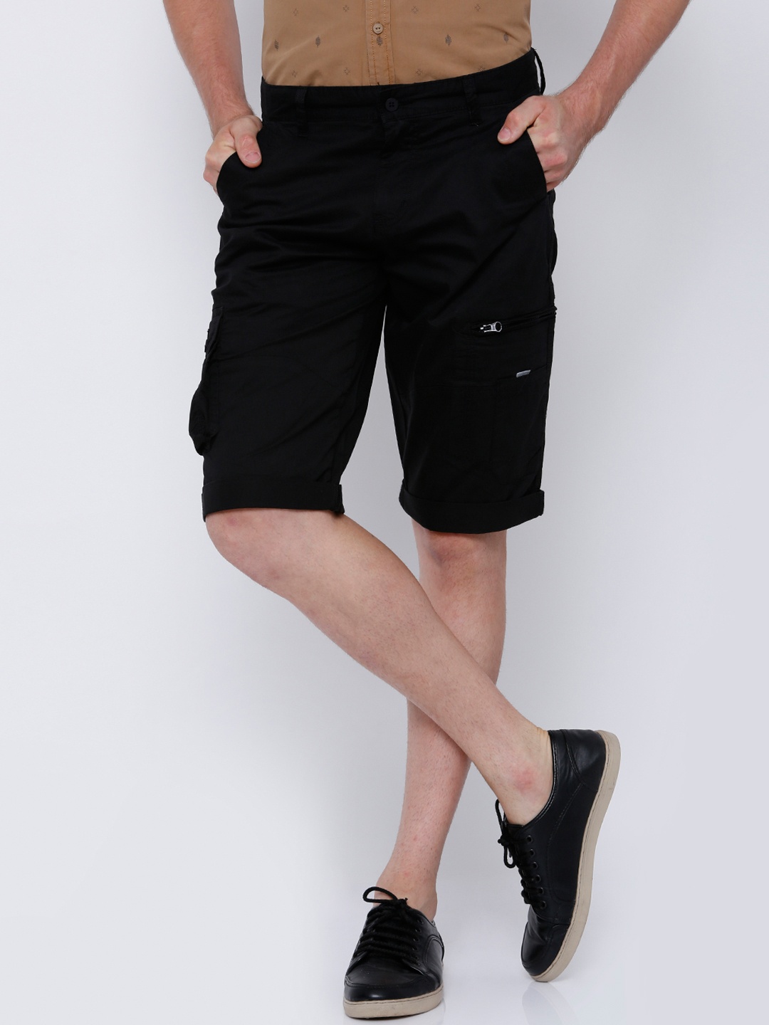 

LOCOMOTIVE Men Black Solid Regular Fit Shorts