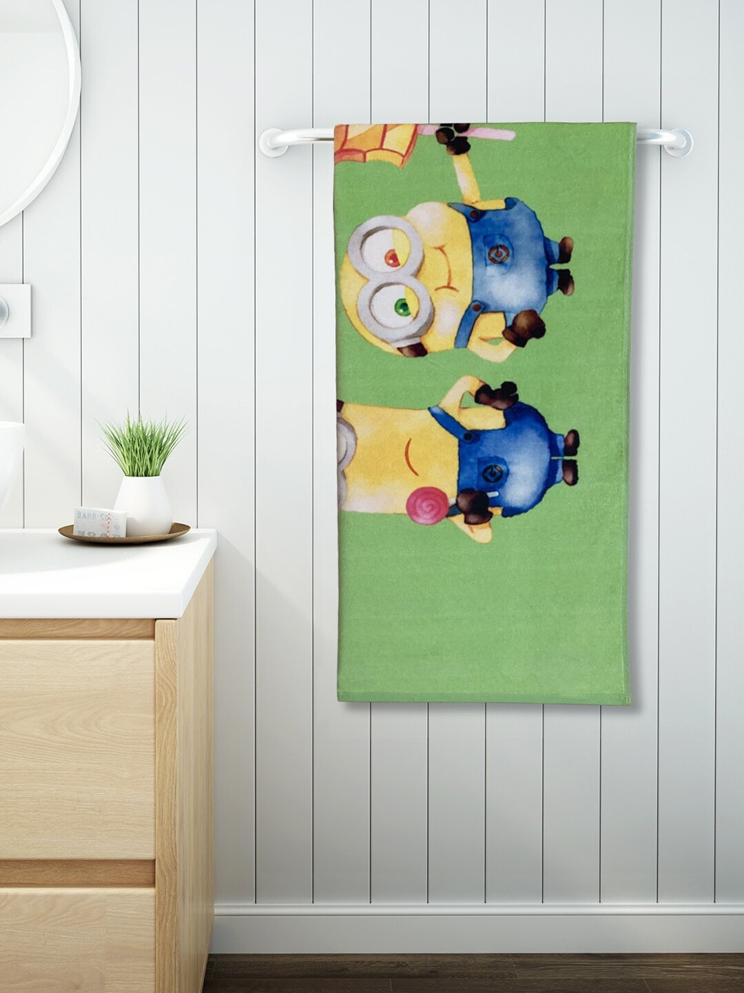 

SPACES Kids Green & Yellow Minions Digitally Printed 380 GSM Bath Towel