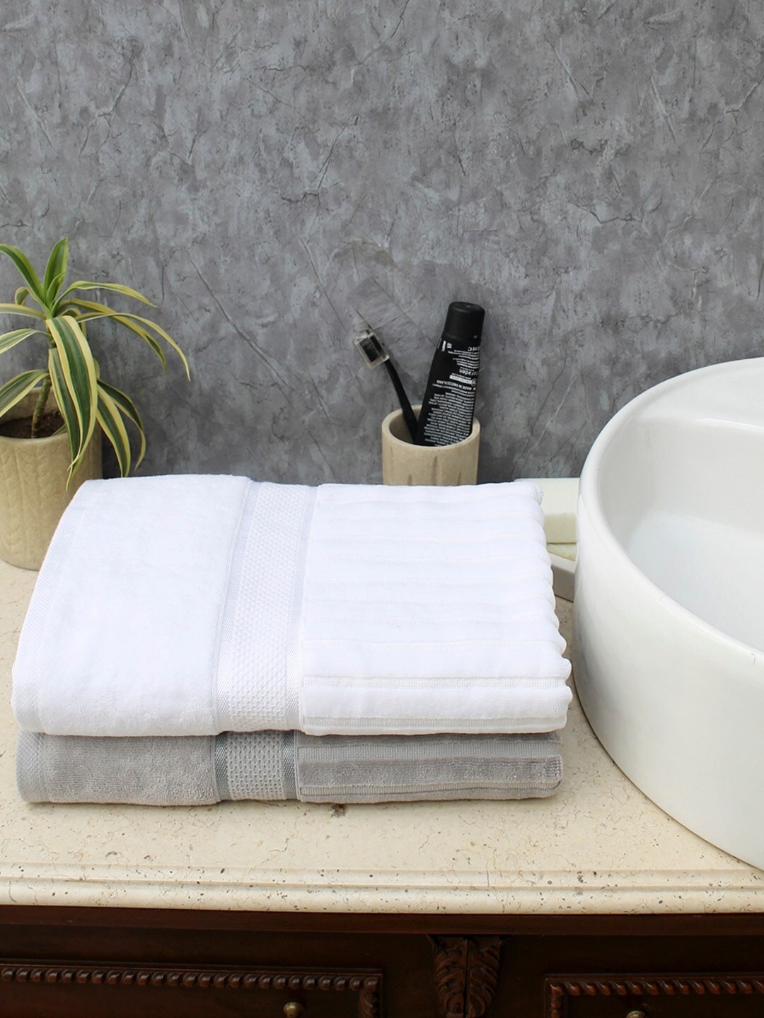 

AVI Living Set of 2 Striped 580 GSM Becca Velour Bath Towels, White