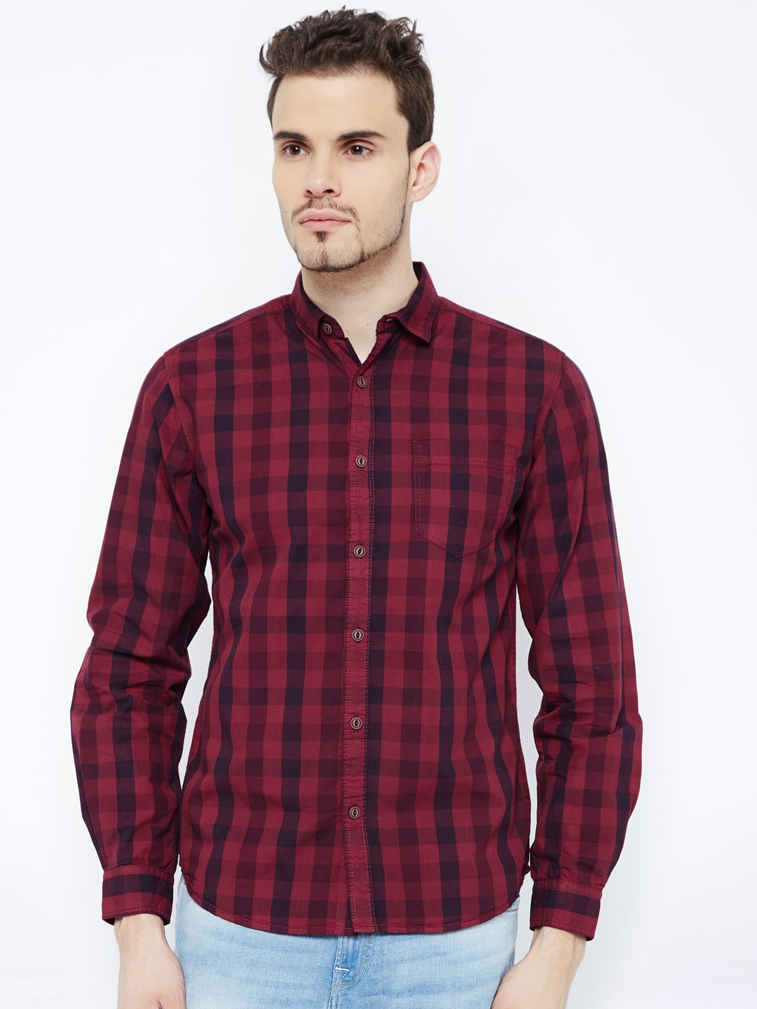 

LOCOMOTIVE Men Maroon Regular Fit Checked Casual Shirt