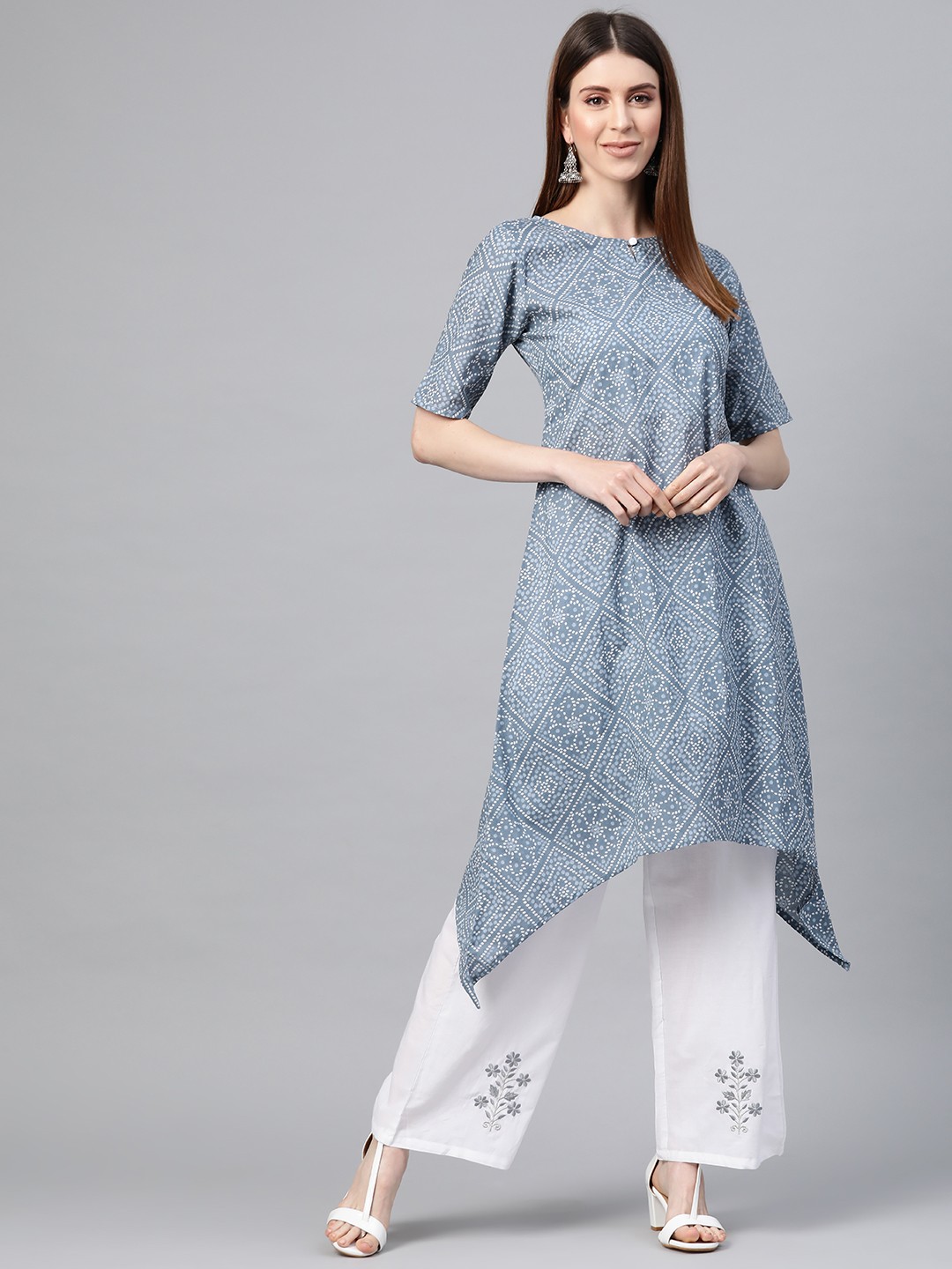 

Yuris Women Grey & White Cotton Bandhani Print Asymmetric Kurta with Palazzos