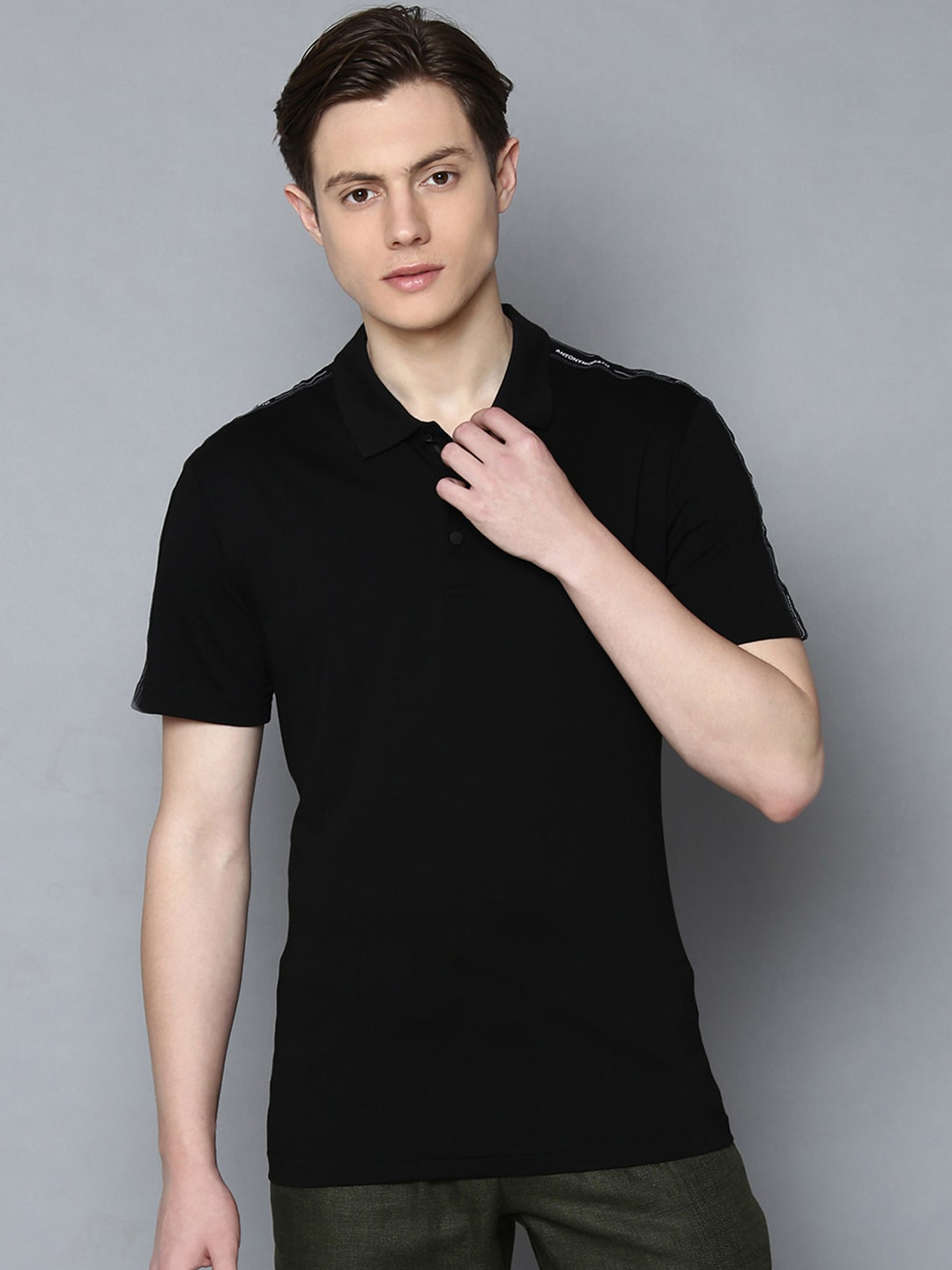 

Antony Morato Men Black Slim Fit Solid Polo Collar T-shirt